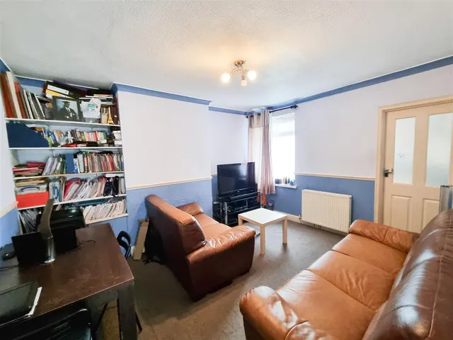 Howard Road, London, SE25, photo 3