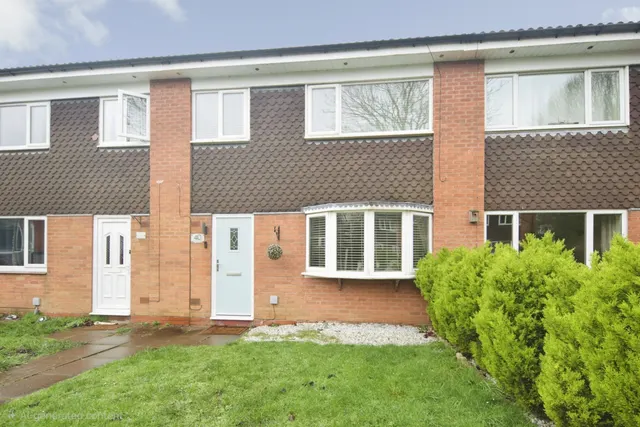 Whitnash Close, Balsall Common, CV7, photo 1
