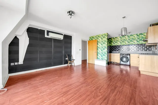 Photo 3 — Flat 43, Topaz Court, 580 High Road Leytonstone, London, E11 3GA
