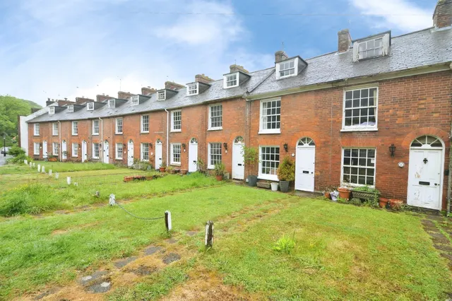 Military Road, Rye, photo 1