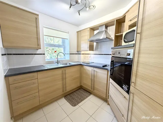 Tregolls Road, Truro, photo 2