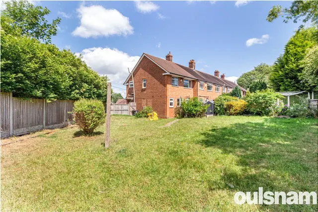 Photo 2 — Fulbrook Grove, Weoley Castle, Birmingham, B29 5DS