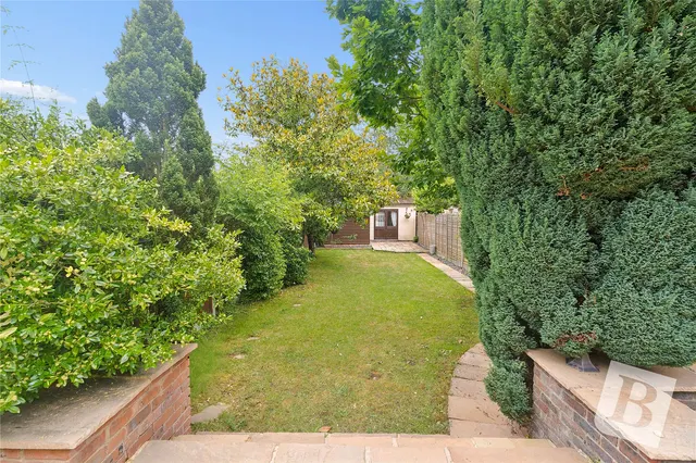 Northumberland Avenue, Hornchurch, RM11, photo 1