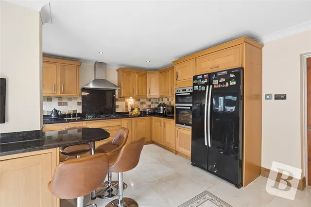 Northumberland Avenue, Hornchurch, RM11, photo 3