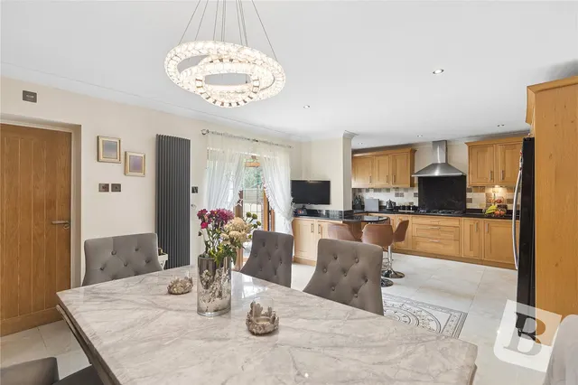 Northumberland Avenue, Hornchurch, RM11, photo 2