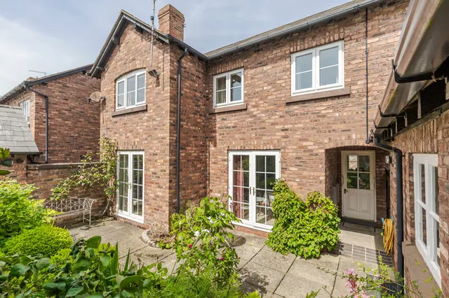 Bell Meadow Court, Tarporley, photo 1