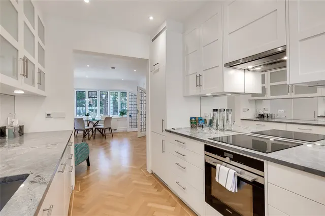 Photo 2 — Sprimont Place, Chelsea, SW3