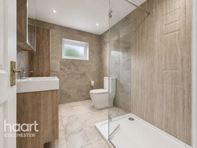 Chatsworth Road, Colchester, CO5, photo 1