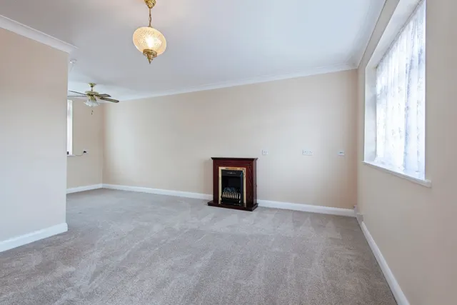 The Lawns, Stevenage, SG2, photo 3