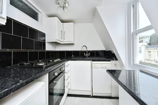 Photo 3 — Devonshire Place, Brighton