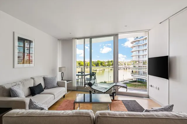 Hester Road, London, SW11, photo 1