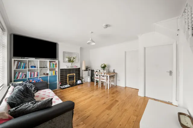 Kennedy Road, Hanwell, W7, photo 2