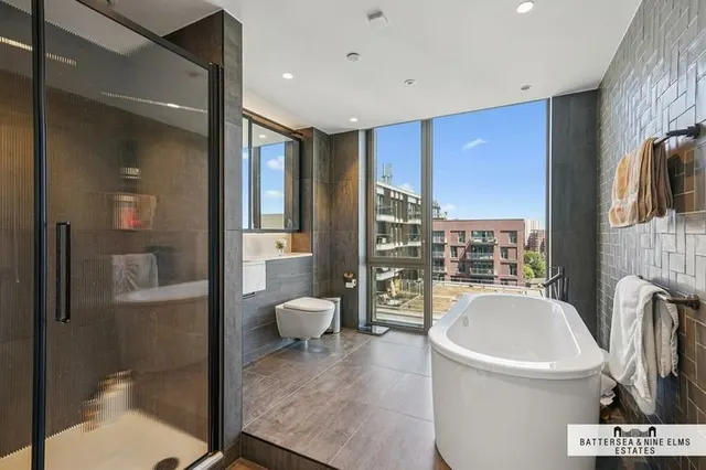 Price of Wales Drive, SW11, photo 2