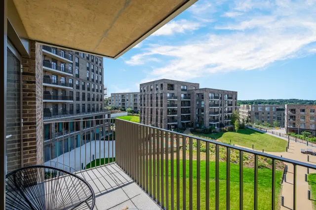 Medawar Drive, London, NW7, photo 2