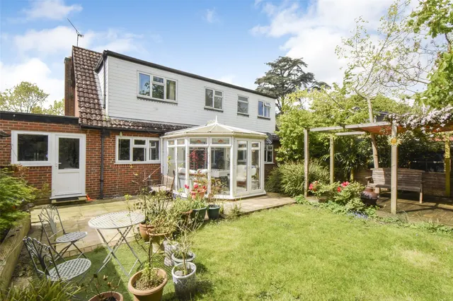 Photo 2 — Reading Road, Hook, Hampshire, RG27 9EA