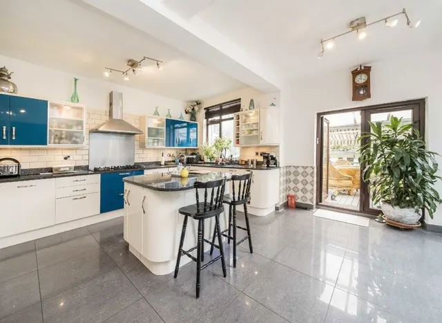 Photo 2 — Highfield Avenue, Golders Green, NW11