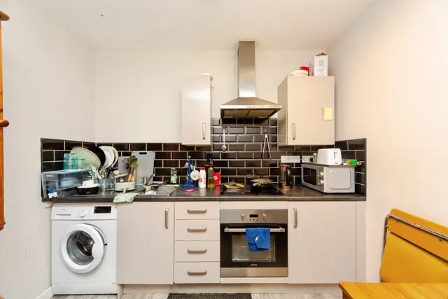East Lane, Runcorn, WA7, photo 3