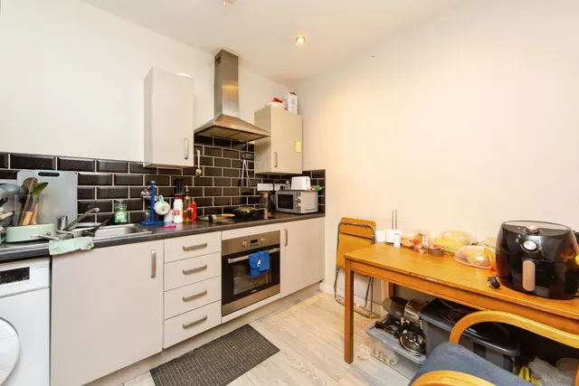 East Lane, Runcorn, WA7, photo 2