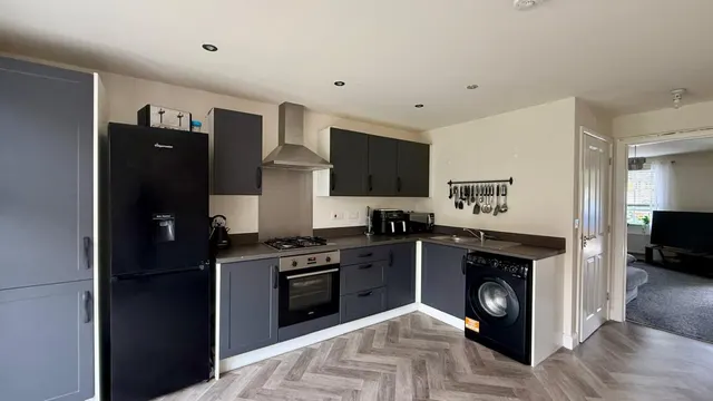 Photo 3 — Windsor Road, Dewsbury