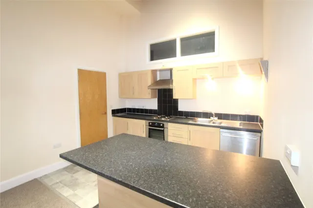 Savile Street, Milnsbridge, HD3, photo 3