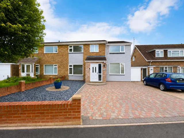 Celtic Crescent, Dorchester, DT1 2TB, photo 1