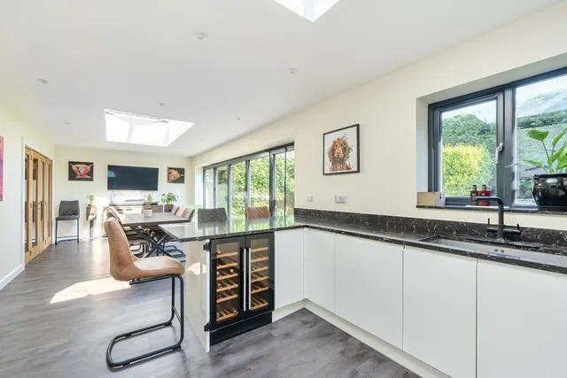 Rhinefield Close, Brockenhurst, SO42, photo 3