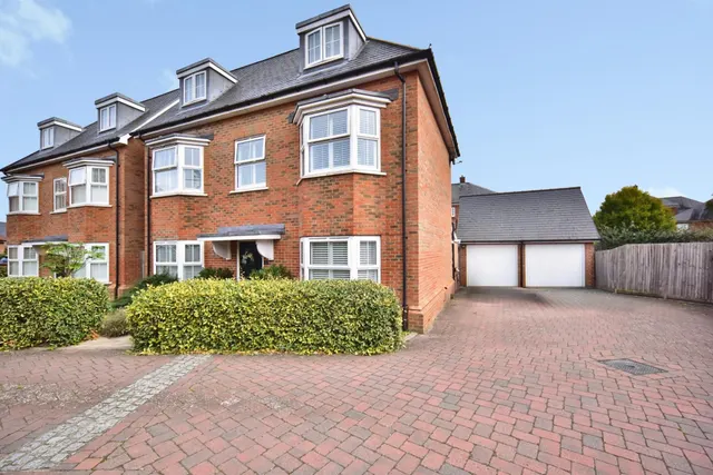 Clarence Way, Kings Hill, ME19, photo 1