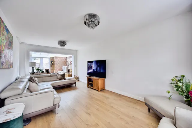 Clarence Way, Kings Hill, ME19, photo 2