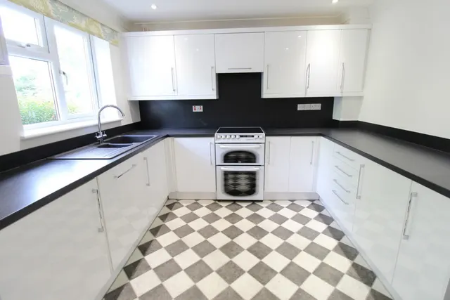Appledown Drive, Bury St Edmunds, IP32, photo 2