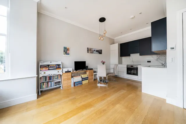 Madeley Road, London, W5, photo 3