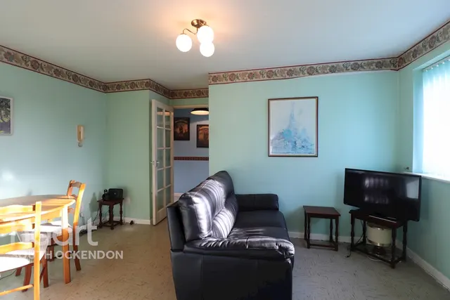 Danbury Crescent, South Ockendon, RM15, photo 2