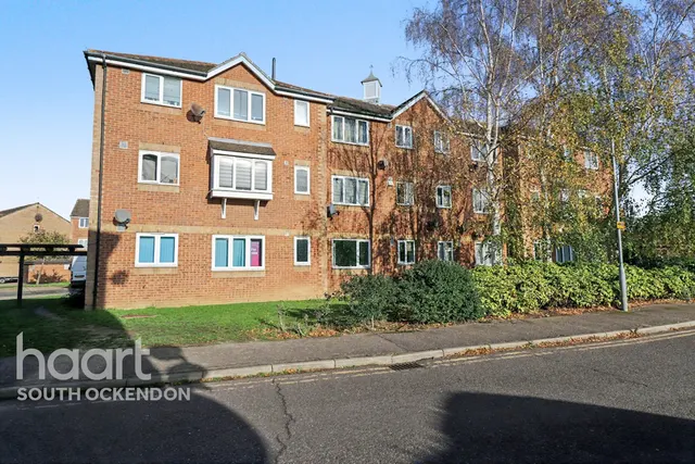 Danbury Crescent, South Ockendon, RM15, photo 1
