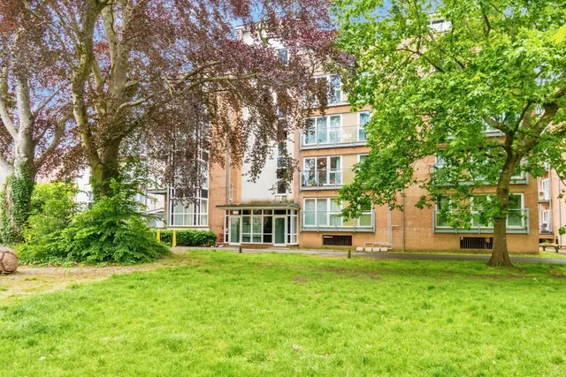 Suttones Place, Southampton, SO15, photo 1