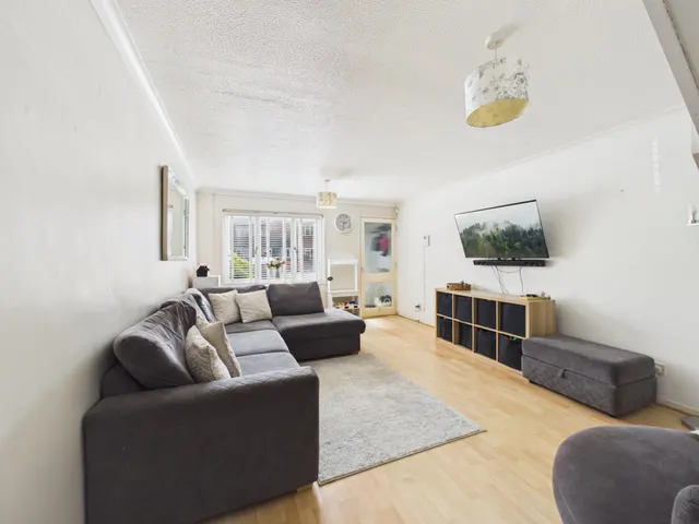 Photo 3 — Stratfield Avenue, Tadley, RG26