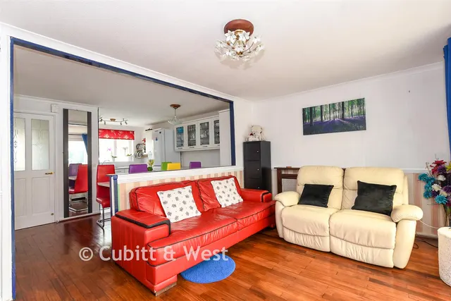 Foxley Close, Redhill, RH1, photo 3