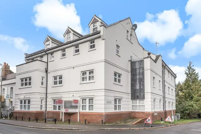 West Bar Street, Banbury, OX16, photo 1