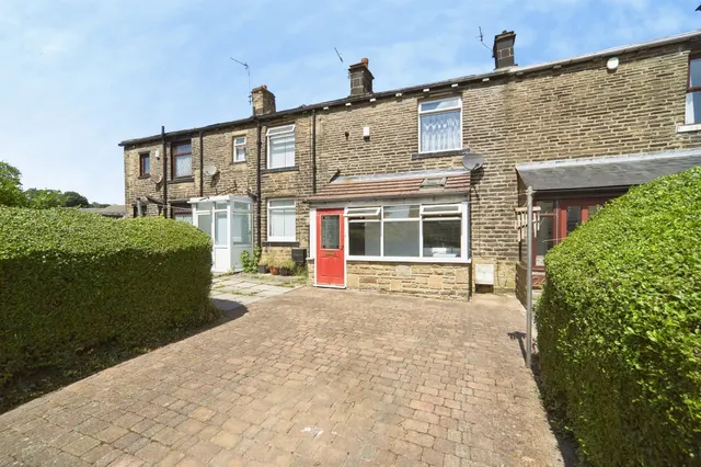 Moorside Road, Bradford, photo 1