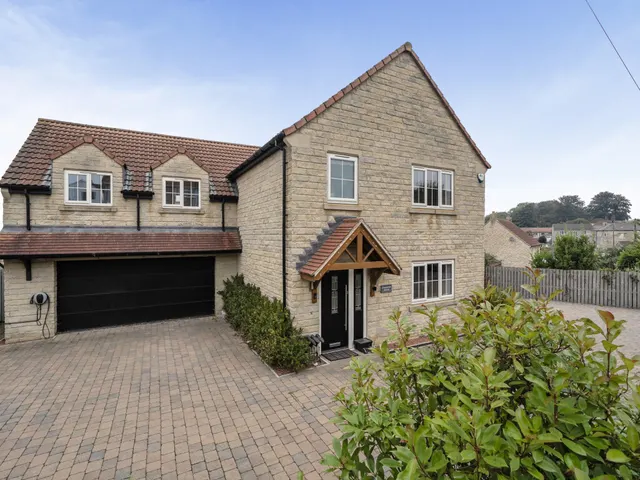 Cross Hill, Fairburn, photo 1