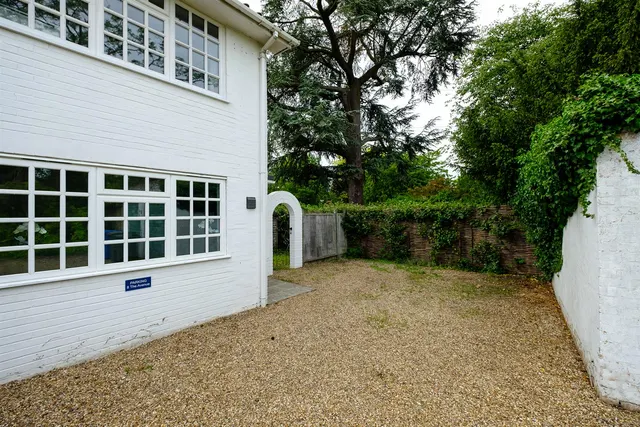 The Avenue, Datchet, Slough, Berkshire, SL3 9DQ, photo 1