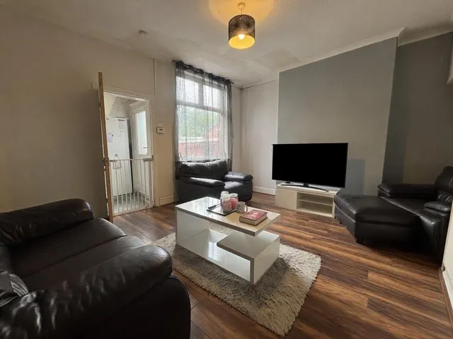 Cansfield Grove, Wigan, WN4, photo 3