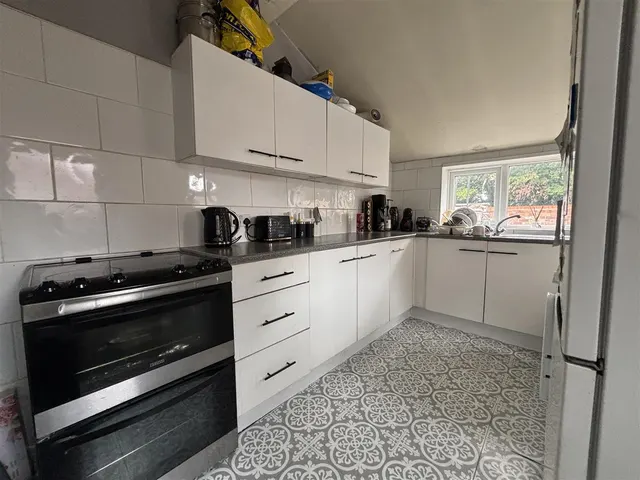 Cansfield Grove, Wigan, WN4, photo 2