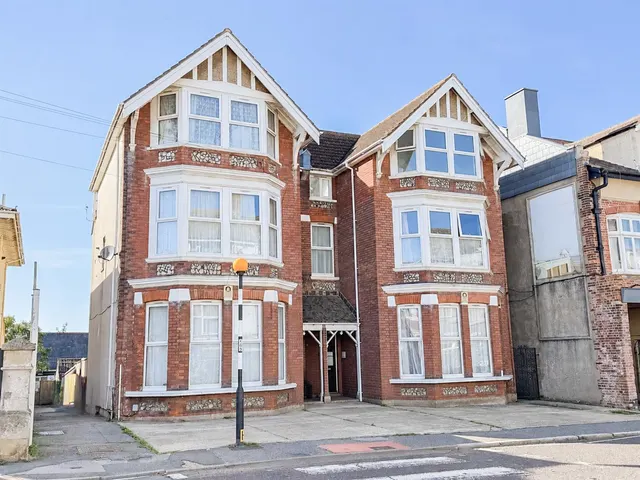 London Road, Bexhill-On-Sea, TN39, photo 1