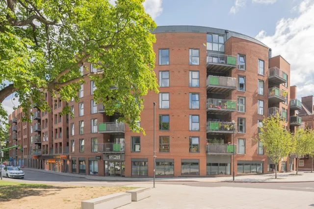 Flat 1, Eversley House, 7 Mullins Place, London, photo 1