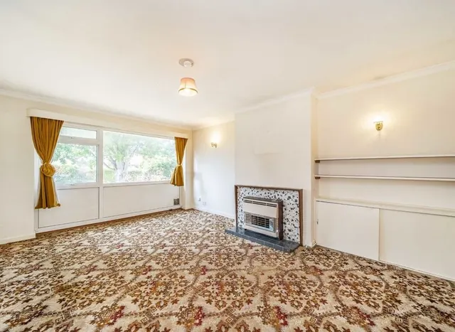 Photo 2 — Cadbury Road, Sunbury-on-thames, TW16