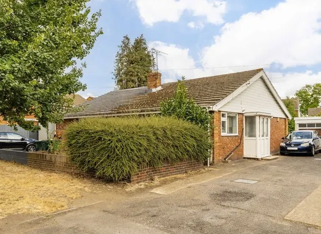 Cadbury Road, Sunbury-on-thames, TW16, photo 1