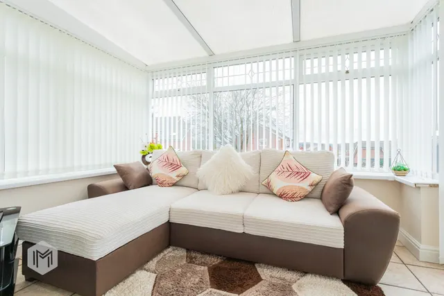 Photo 3 — 418a Plodder Lane, Farnworth, Bolton, BL4 0JT