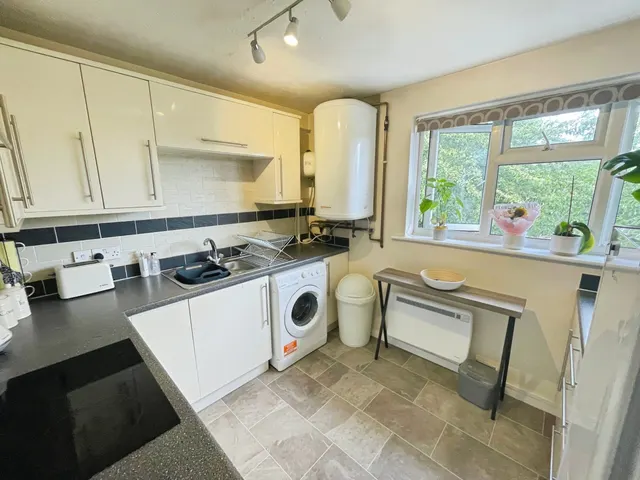 Photo 3 — Cowslip Bank, Lychpit, Basingstoke, Basingstoke, RG24 8RR
