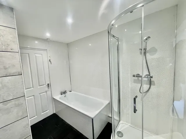 Brookhill Road, Woolwich, SE18, photo 3