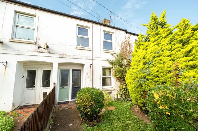 Sugden Road, Worthing, BN11, photo 1