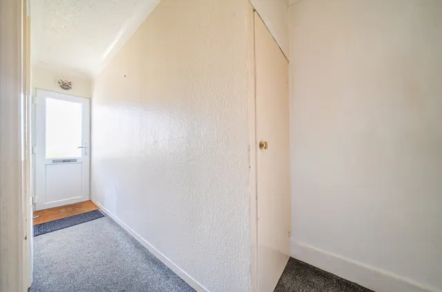 Sugden Road, Worthing, BN11, photo 2
